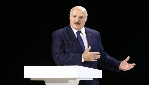 Лукашенко привів у бойову готовність армію на західному кордоні