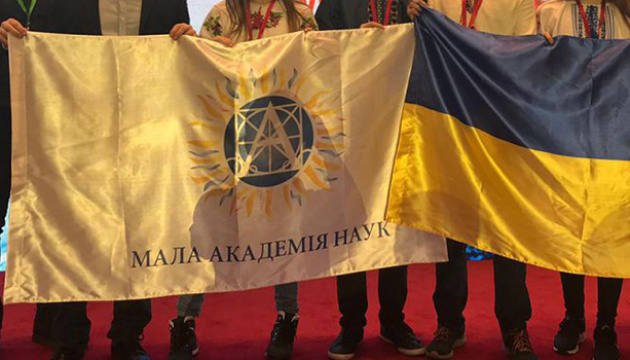 П’ятеро українських школярів-винахідників вибороли золото на конкурсі в Китаї