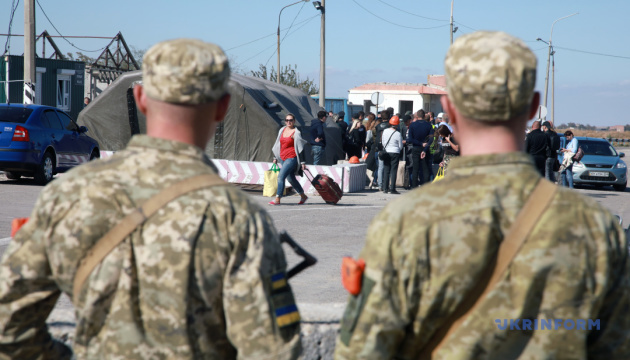 КПВВ «Чонгар»: дорога на Крым КПВВ «Чонгар»: дорога на Крым