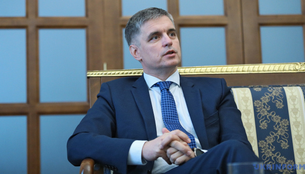 Außenminister Prystajko lädt OSZE-Vorsitzender Lajcak in Stanyzja Luhanska ein 