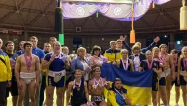世界相撲選手権、ウクライナの選手がメダル獲得