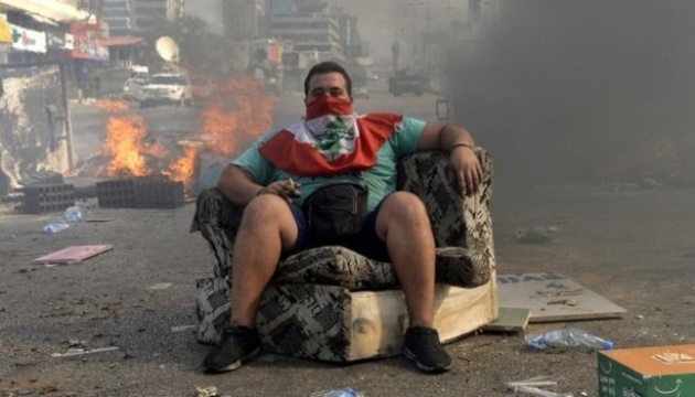 Податок на WhatsApp та FaceTime: у Лівані тривають масові протести