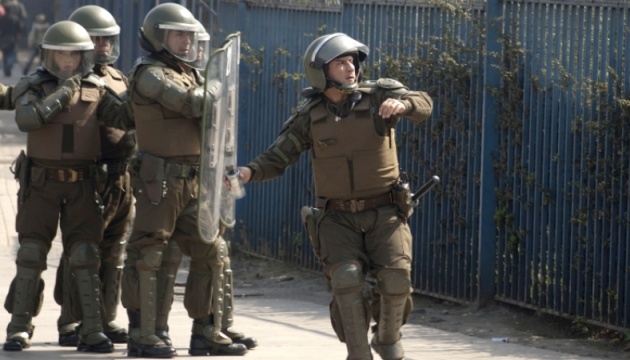 Протести в Чилі: поліція застосовує заборонені гумові кулі, вже у 280 осіб травми очей
