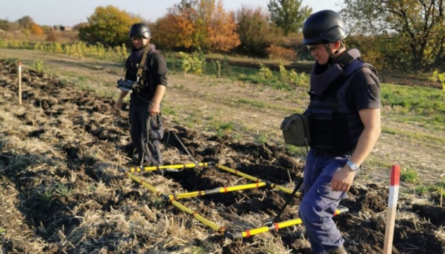 Mine clearance starts in Zolote