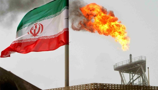 В Ірані спалахнула пожежа на найбільшому нафтозаводі