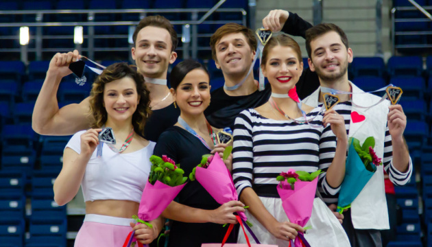 Patinadores ucranianos ganan el bronce del torneo internacional en Minsk 