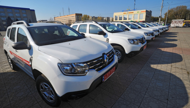 На Луганщині 13 сільських амбулаторій отримали спеціалізовані автомобілі