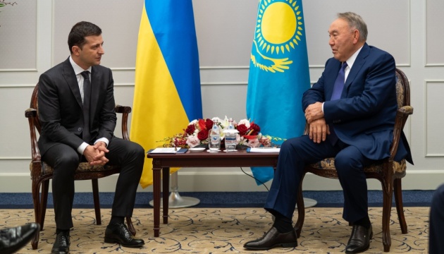 Zelensky meets with Nazarbayev in Tokyo, invites him to Ukraine
