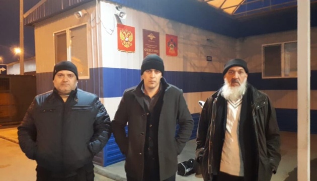Затриманих уночі кримськотатарських активістів відпустили