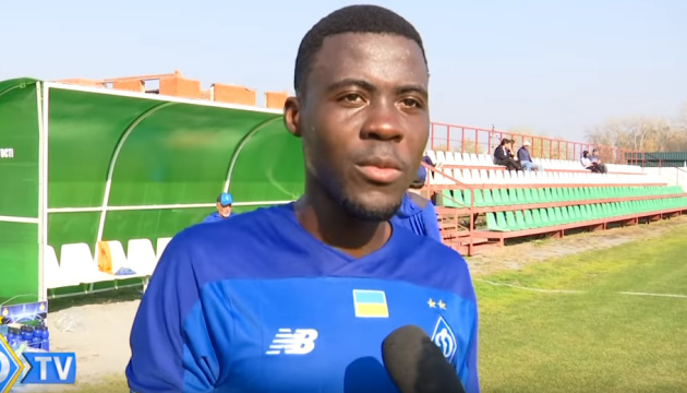 Колишній камерунський півзахисник “Шахтаря” став гравцем київського “Динамо”