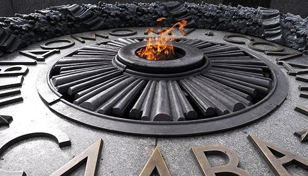 Ucrania celebra el 75º aniversario de la liberación de los nazis  