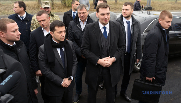 Zelensky, Honcharuk check repair activities of Zaporizhzhia-Mariupol highway