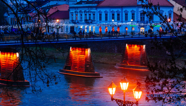 Ентузіасти розробили Ужгороду власні туристичні стікери у Viber