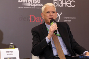 Трамп підніс Путіну вже багато подарунків, настав час діяти жорсткіше - Пайфер