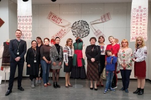 Traditional Ukrainian clothing represented at exhibition in Tokyo