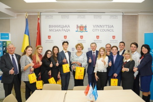 Вінниці вручили нагороду ЮНІСЕФ за перемогу в конкурсі кращих практик для громад, дружніх до дітей