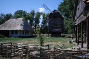 Традиційне українське село під небом Донеччини (рос.)