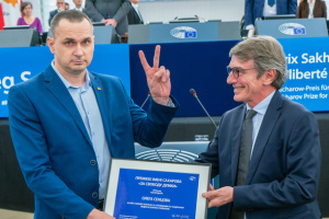 Три події світу. Балтійський вояж Зеленського, потужний Сенцов та Макрон при своїх інтересах