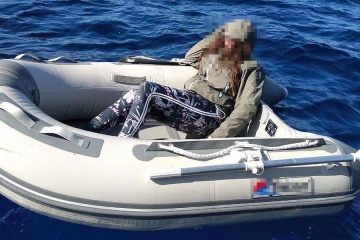 В Егейському морі врятували туристку, яка провела два дні на надувному човні