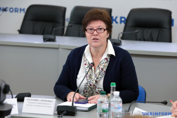 Понад 800 українських шкільних підручників перевірили