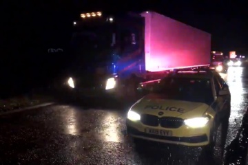 У Британії знайшли ще одну вантажівку з мігрантами