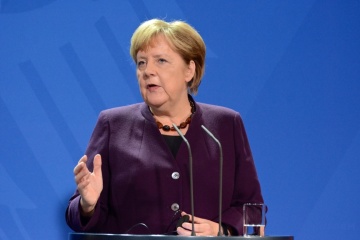 Merkel hará una visita a Moscú