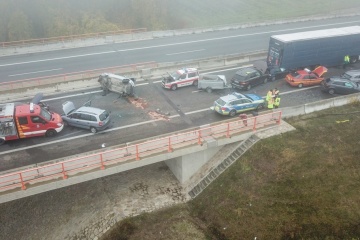 У Німеччині через негоду зіткнулися 18 автомобілів: є серйозно поранені