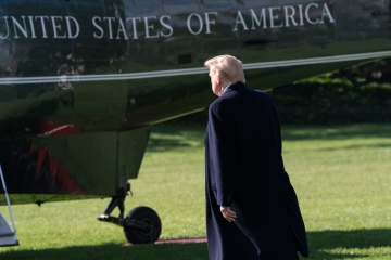 Трамп хочет уволить главу аппарата Белого дома — СМИ