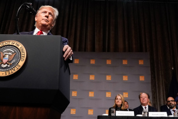 Трамп заявив про намір помилувати свого ексрадника Флінна
