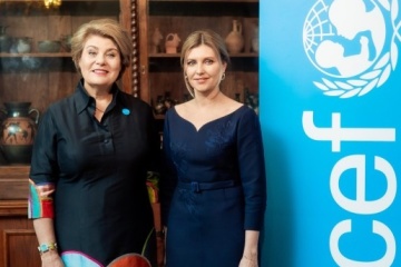 Acoso y alimentación escolar: Zelenska se reúne con la jefa de la Oficina de Unicef en Ucrania