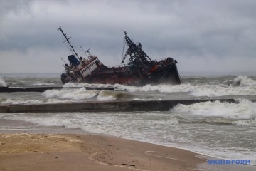 Аварія танкера біля Одеси: забруднення води перевищує норму у 53 рази
