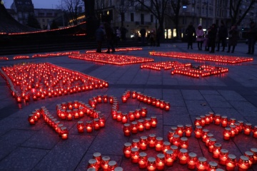 У Львові запалили тисячу лампадок у пам'ять про жертв Голодомору