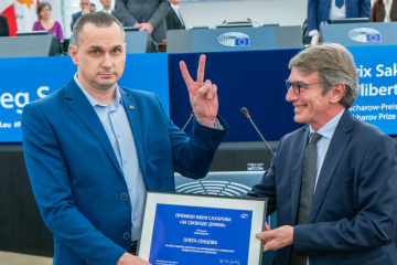 Sentsov recibe el Premio Sájarov