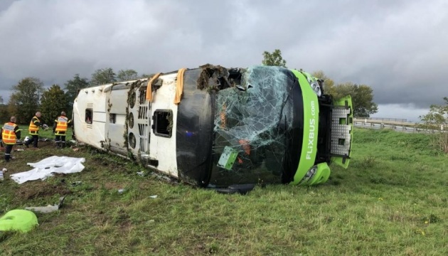У Франції перекинувся автобус, десятки постраждалих