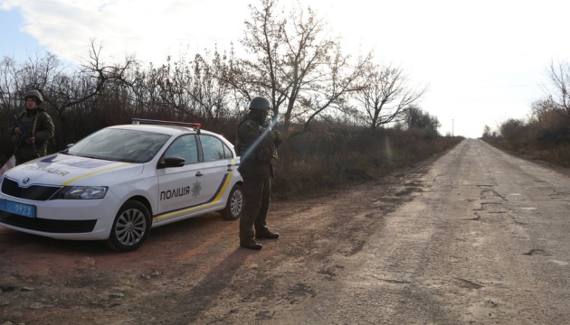 National Guard, police on patrol in Zolote-4