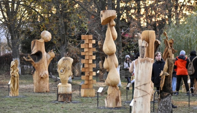 У Луцьку створили парк унікальних скульптур 