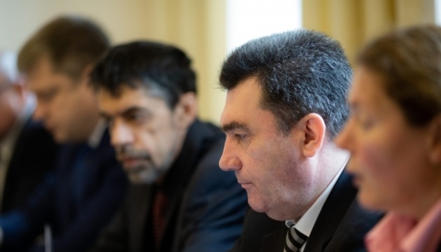 NSDC secretary and Pentagon official discuss war in Donbas