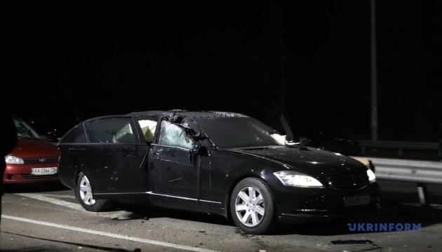 У Києві невідомі підірвали “Мерседес”: водій загинув