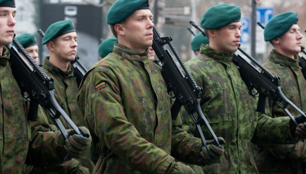 Литва хоче збільшити чисельність армії на чверть