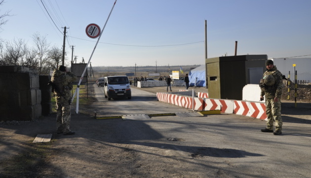 Організація з міграції відправила на окупований Донбас понад 200 тонн гумдопомоги