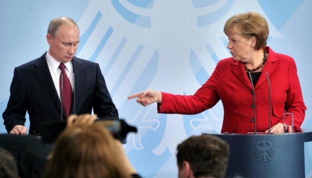 Путін і Меркель обговорили обмін, за версією Кремля 