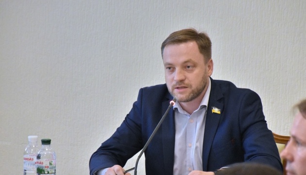 Рада може протягом цієї сесії ухвалити закон про воєнні злочини - Монастирський