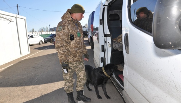 Червоний Хрест відправив понад 11 тонн гумдопомоги на окупований Донбас