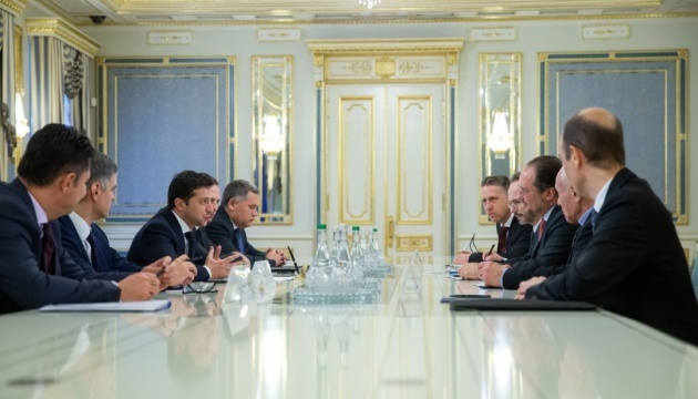 Zelensky calls on Austrian businessmen to invest in Ukraine