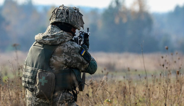 Russian-led forces fire mortars in Donbas. One Ukrainian soldier killed