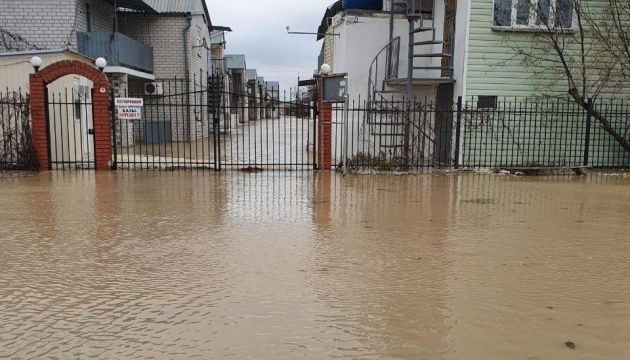 Море затопило чотири десятки баз відпочинку в Кирилівці