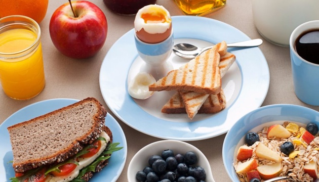 Регулярний сніданок впливає на успішність у школі - науковці
