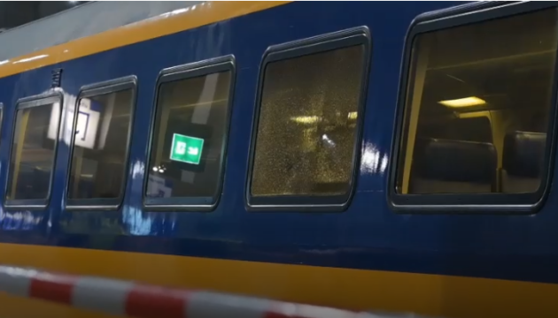 У Нідерландах підлітки обстріляли два потяги