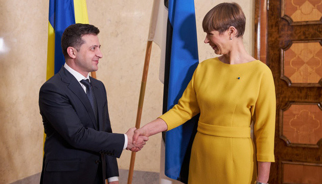 Selenskyj telefoniert mit der Präsidentin Estlands
