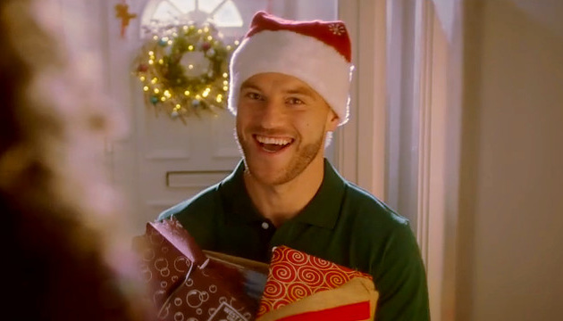 Ярмоленко зіграв Санта-Клауса в різдвяному ролику “Вест Гема”